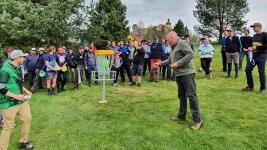 DiscgolfPrvní slavnostní koš-Jan Šefčík-majitel hřiště